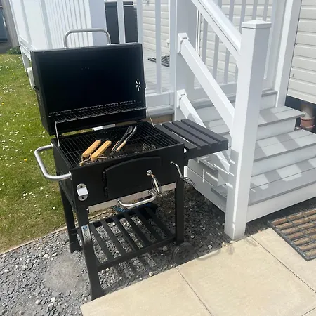 3 Bedroom Modern Caravan Sleeps Up To 8 אתר קמפינג מילום